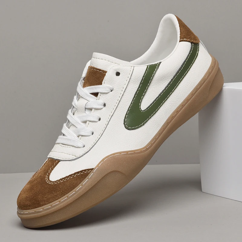 

Classic Retro Color Blocked Couple Sneakers Are Breathable Lightweight Suitable for Year-round Commuting.