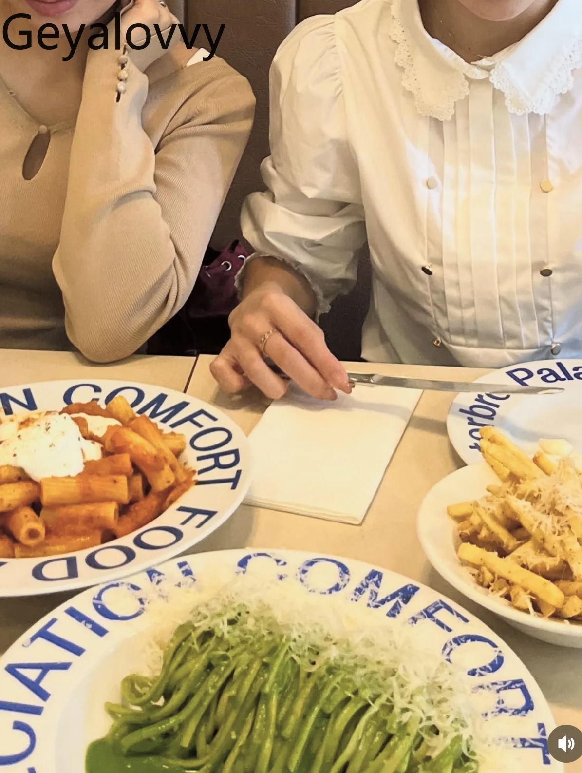 خريف جديد الفتيات الحلو تنوعا قميص أبيض الدانتيل الفرنسي والتطريز الدانتيل طوق صف مزدوج الذهب زر نفخة قميص طويل الأكمام