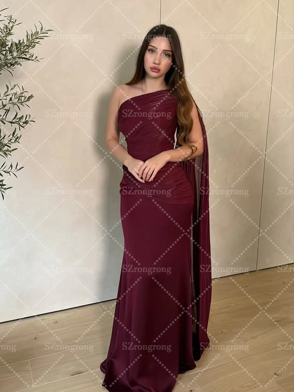 Eenvoudige een schouder chiffon geplooide bruids avondjurk schede sexy vloeiende backless prom feestjurk met cape op maat gemaakt