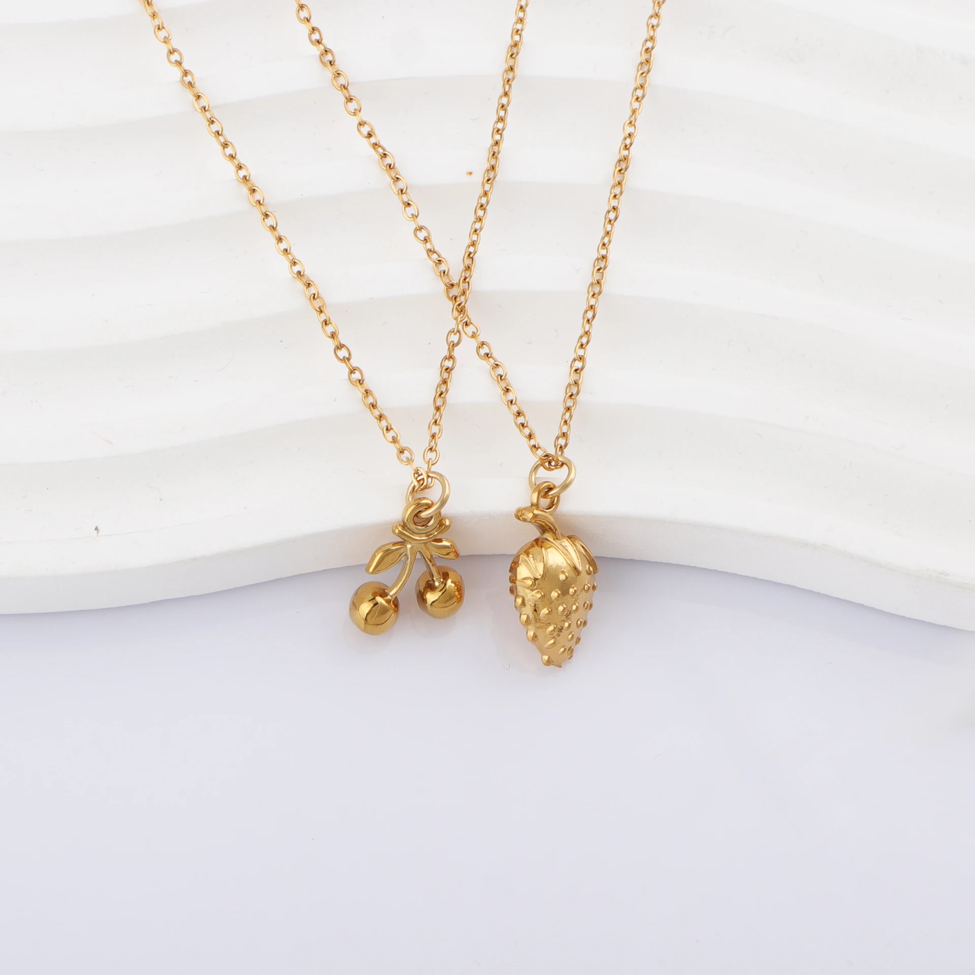 

10pcs/lot Cherry Strawberry Charms Necklace Stainless Steel Gold Color Pendant Necklace Jewelry For Women Girls Gift