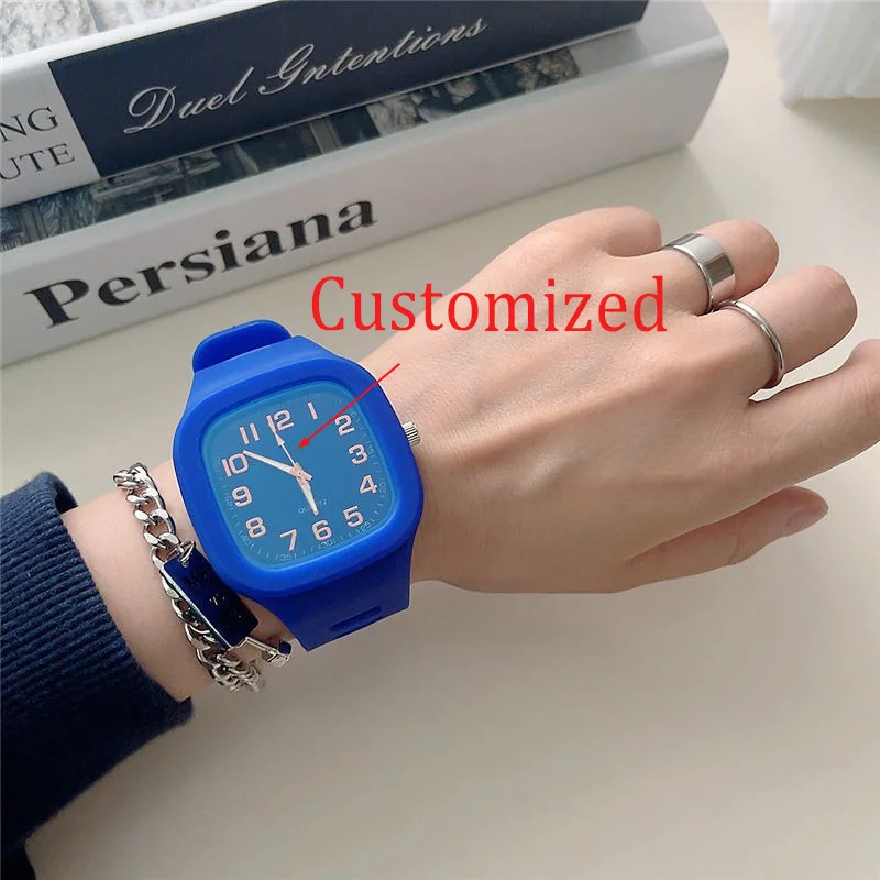 

Женские водонепроницаемые спортивные часы 2025 года, простой темперамент, нишевый дизайн, электронные часы для пар, квадрат можно настроить