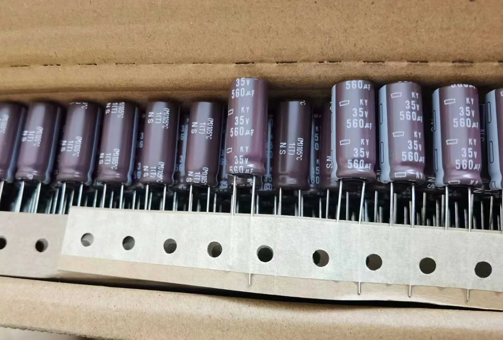 2024 new 10pcs 560uF 35V NIPPON NCC KY Series 10x25mm Low impedance Long Life 35V560uF Aluminum Electrolytic Capacitor