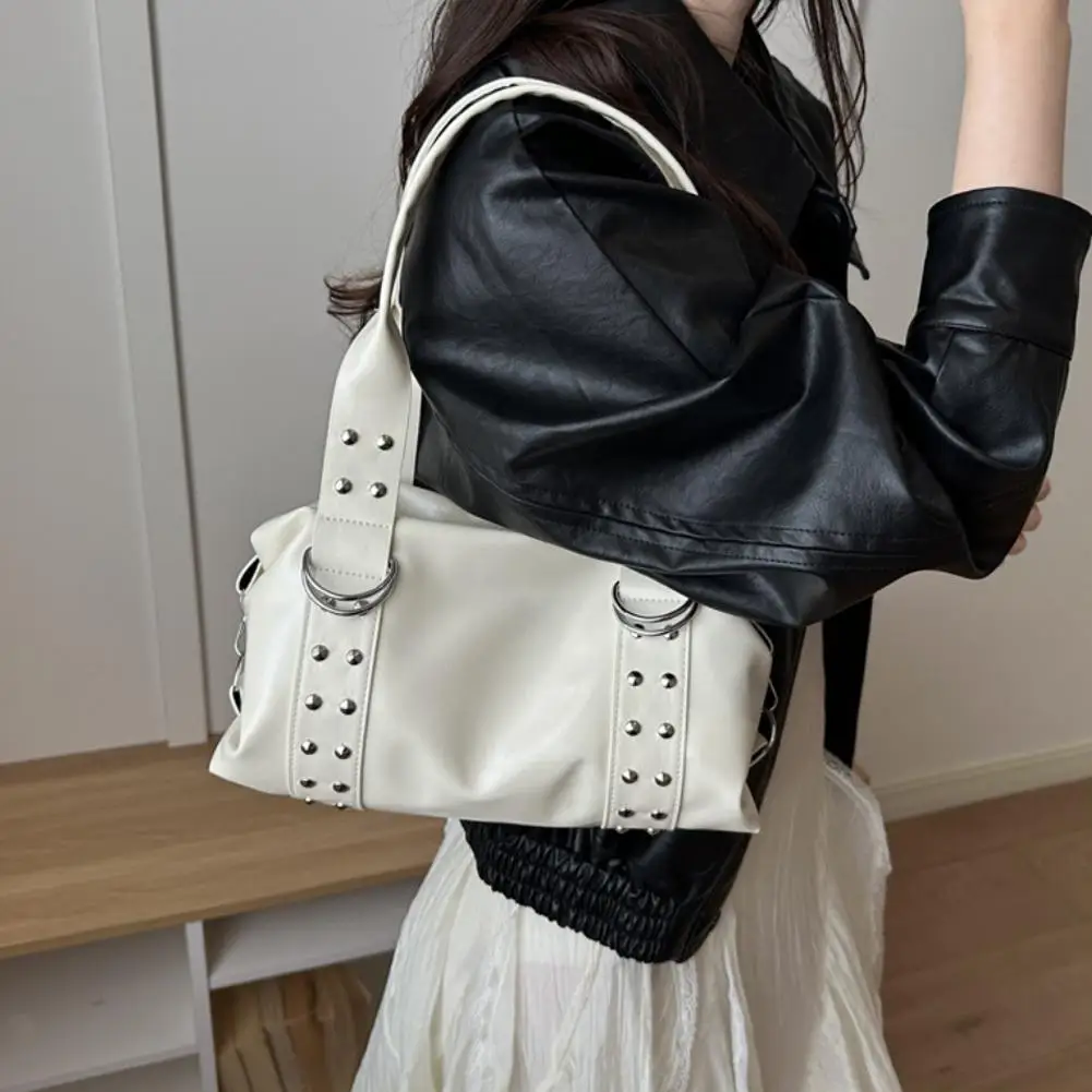 Y2K Punk Handtasche mit Nieten für Damen, aus Kunstleder, große Kapazität, Schultertasche, Vintage-Mode, Boston-Tasche, Umhängetasche für den täglichen Gebrauch. – Detail 22