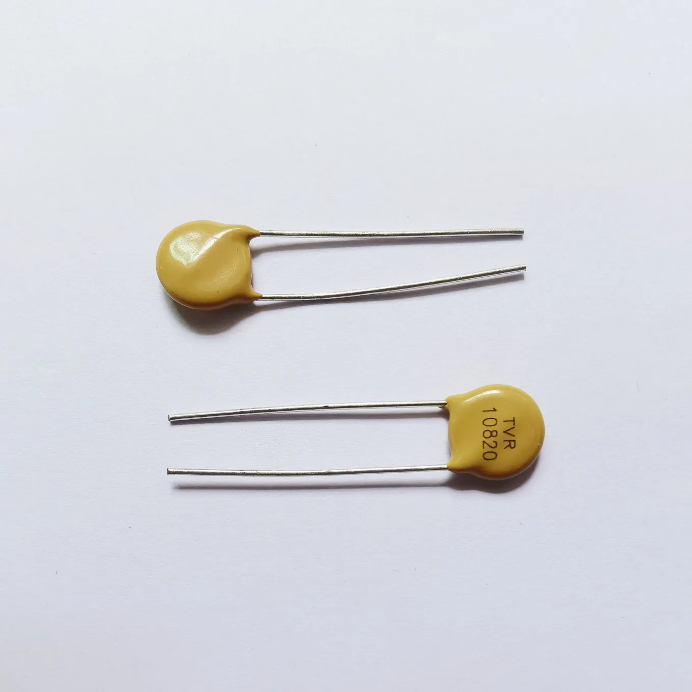 Original New 100% TVR10820 10D820 TVR10820KSY Varistor 10MM 82V (Inductor)