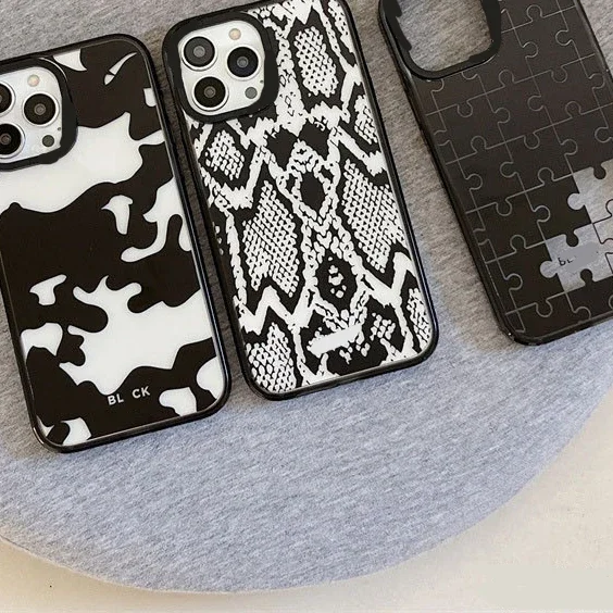 

Cool Black Puzzle Snakeskin Dairy Cow Acrylic Phone Case Cover for IPhone 14 13 12 11 15 Pro Max Case for IPhone 15 Pro Max