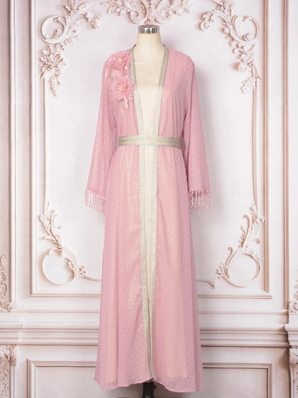 New Middle Eastern Style Evening Dress for Travel, Gatherings and Parties - Muslim Women's Dress with Floral Neckline Decoration