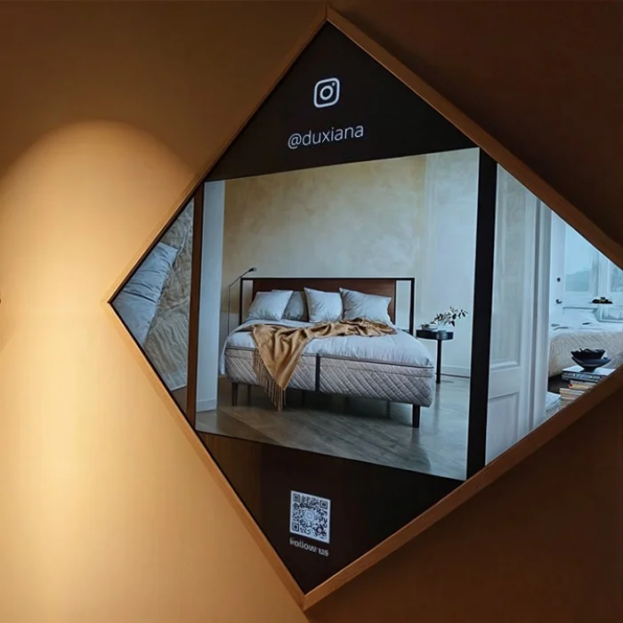 Custom 44.9 Inch Square Lcd Screen Digital Signage Android 1:1 Resolution Wall Mounted Advertising Display Screen