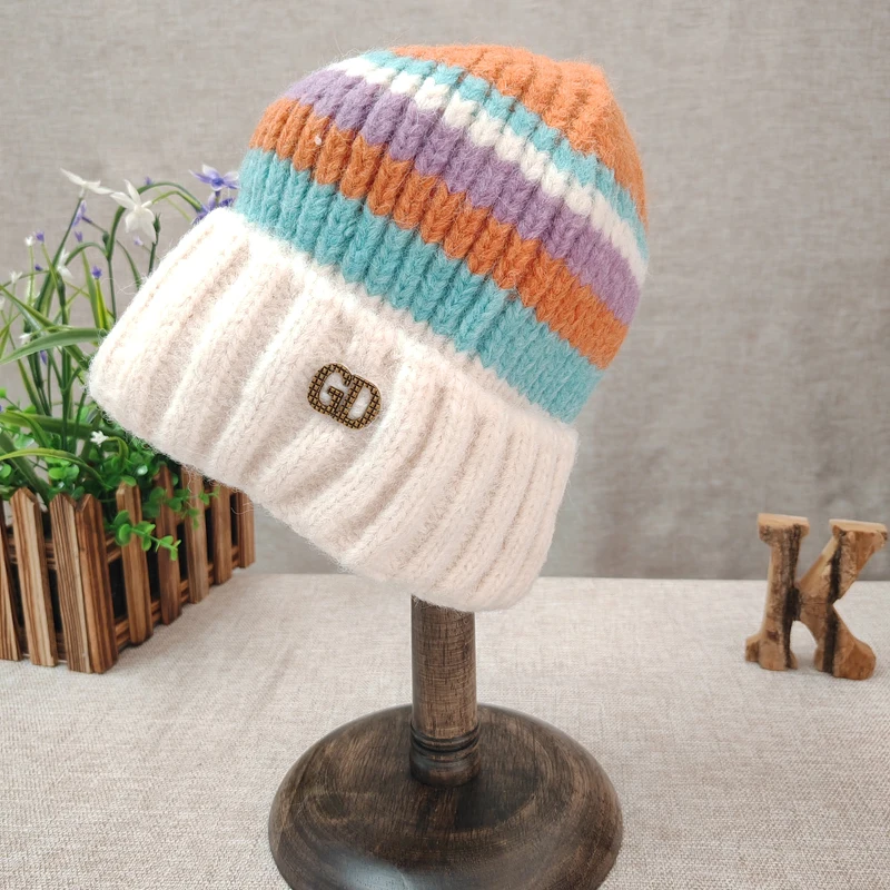 2024 cappello di fagioli misto lana a righe colorate moda donna autunno e inverno all\'aperto caldo coppia cappello lavorato a maglia tendenza