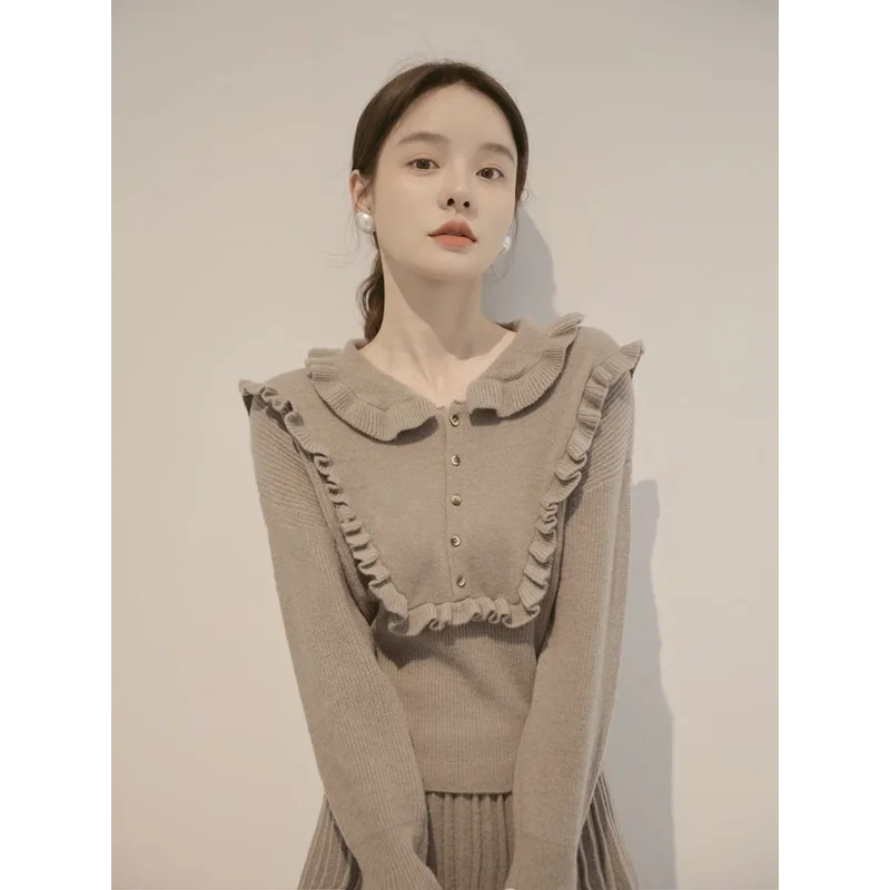 

Универсальный короткий элегантный топ в сочетании с трикотажной майкой, модная новая осенне-зимняя коллекция, стильная юбка-свитер