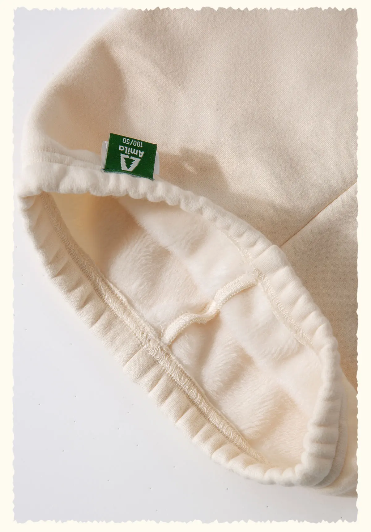 Amila 2026 Kinder-Winterhose mit dickem Samtbesatz, in mehreren Farben erhältlich, schmale Passform, mit Stickerei verziert. – Detail 10