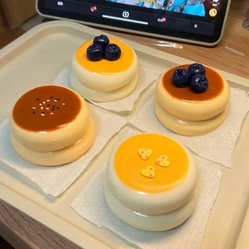 Simulation Soufflé Fiddy Squeeze Toy Decompression Pressure Relief Squishy Fingertip Toy Blueberry Strawberry Slow Rebound Toy