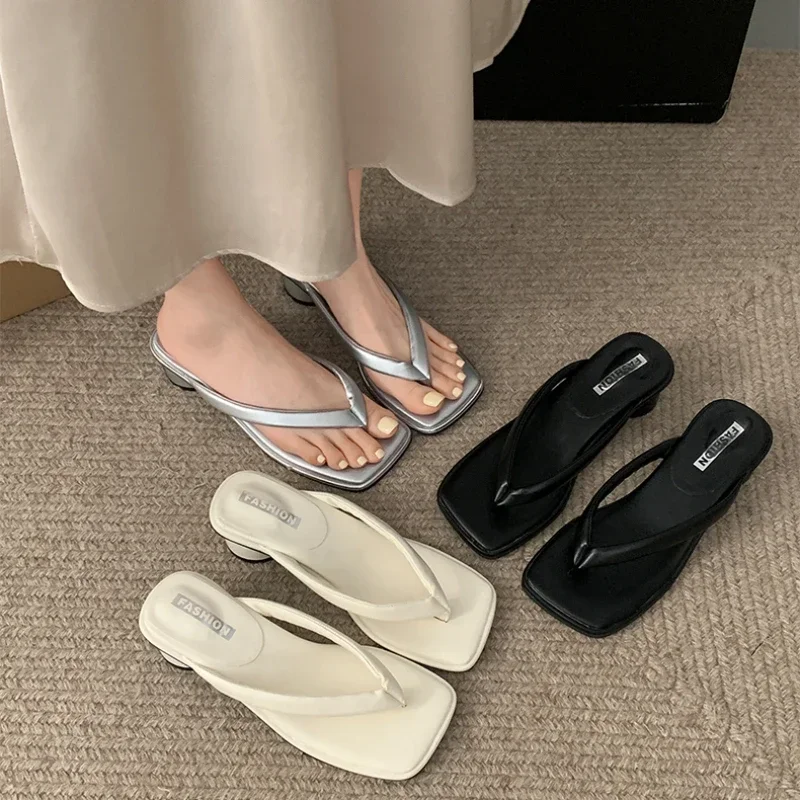 2024 Nieuwe Zomer Flip Flop Vrouwen Slipper Mode Comfort Clip Teen Hakken Vrouwen Glijbanen Dames Rome Strand Sandaal Schoenen