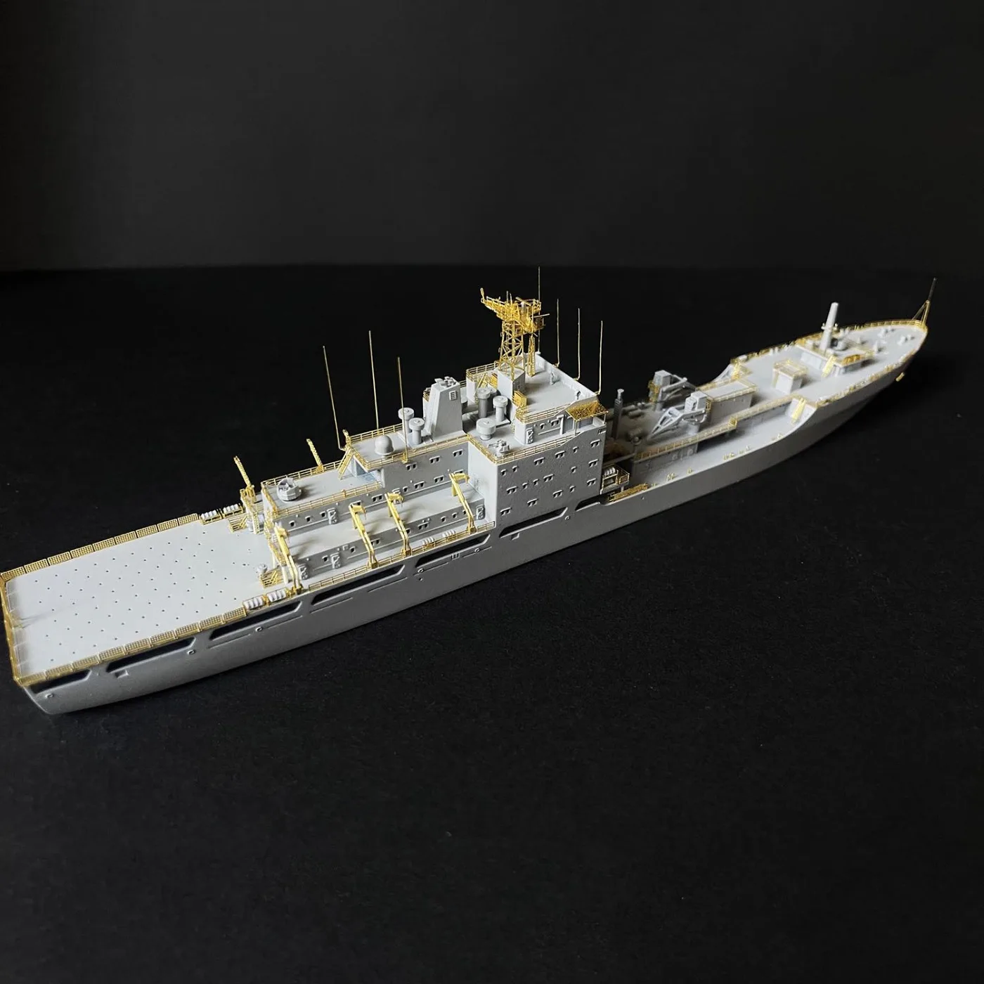 New 1/700 Type 094 Replenishment Ship Waterline Version Assembly Model 22cm Detailed Ship Static Model Ship Toy Warship Model