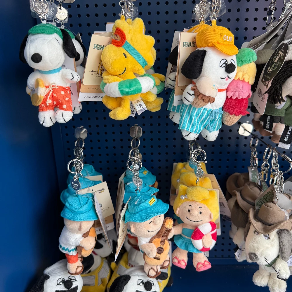 Peanuts Summer Vlog Plush Charm Blind Box Snoopy Olaf Merchandise Figure Doll Pendant Key Chain Cute Desktop Decoration Toy Gift
