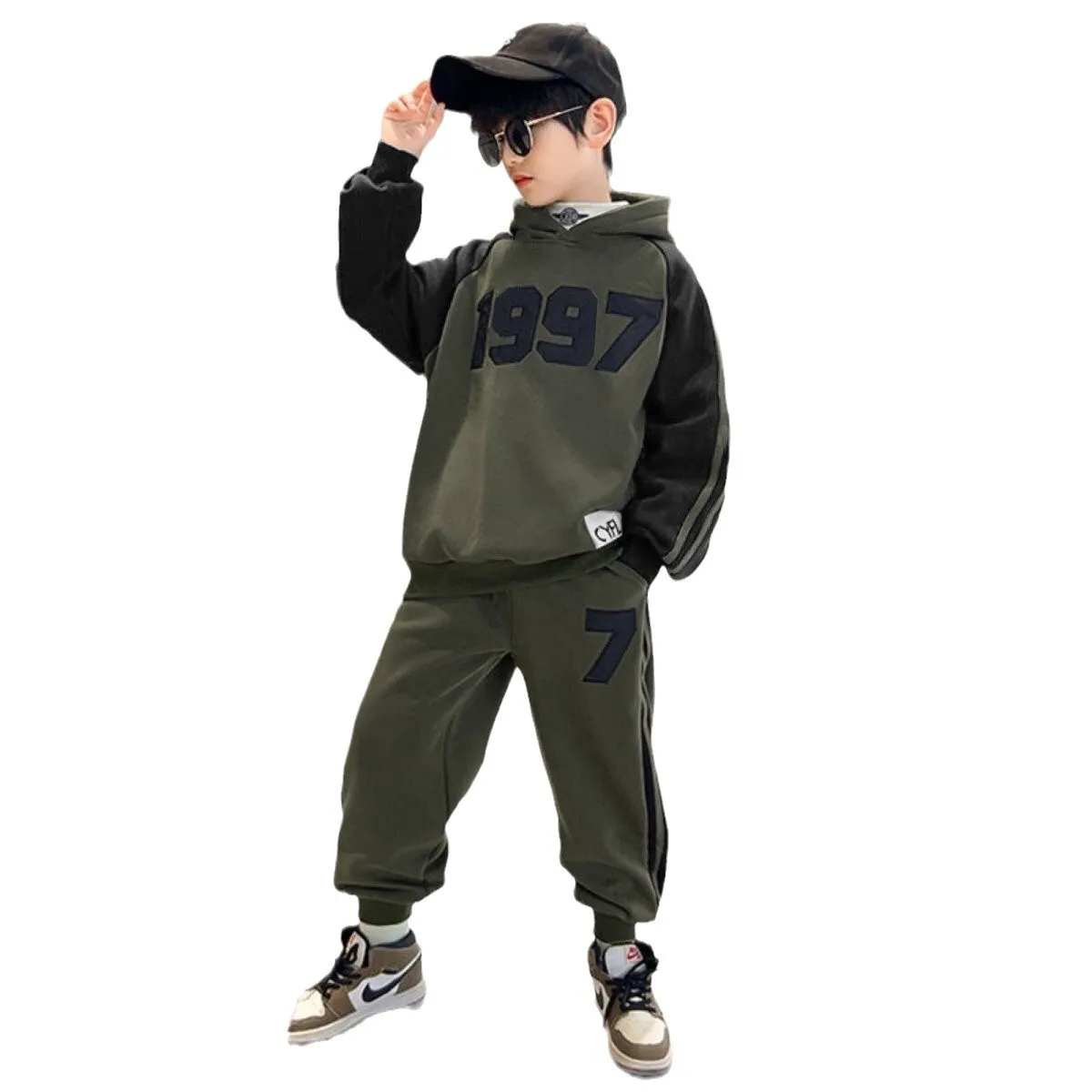 طقم ملابس للأولاد لشتاء وخريف 2025 سويت شيرت قطني مخملي بقلنسوة + سراويل رياضية بدلة أطفال للأطفال 4 8 9 10 11 12 14 سنة