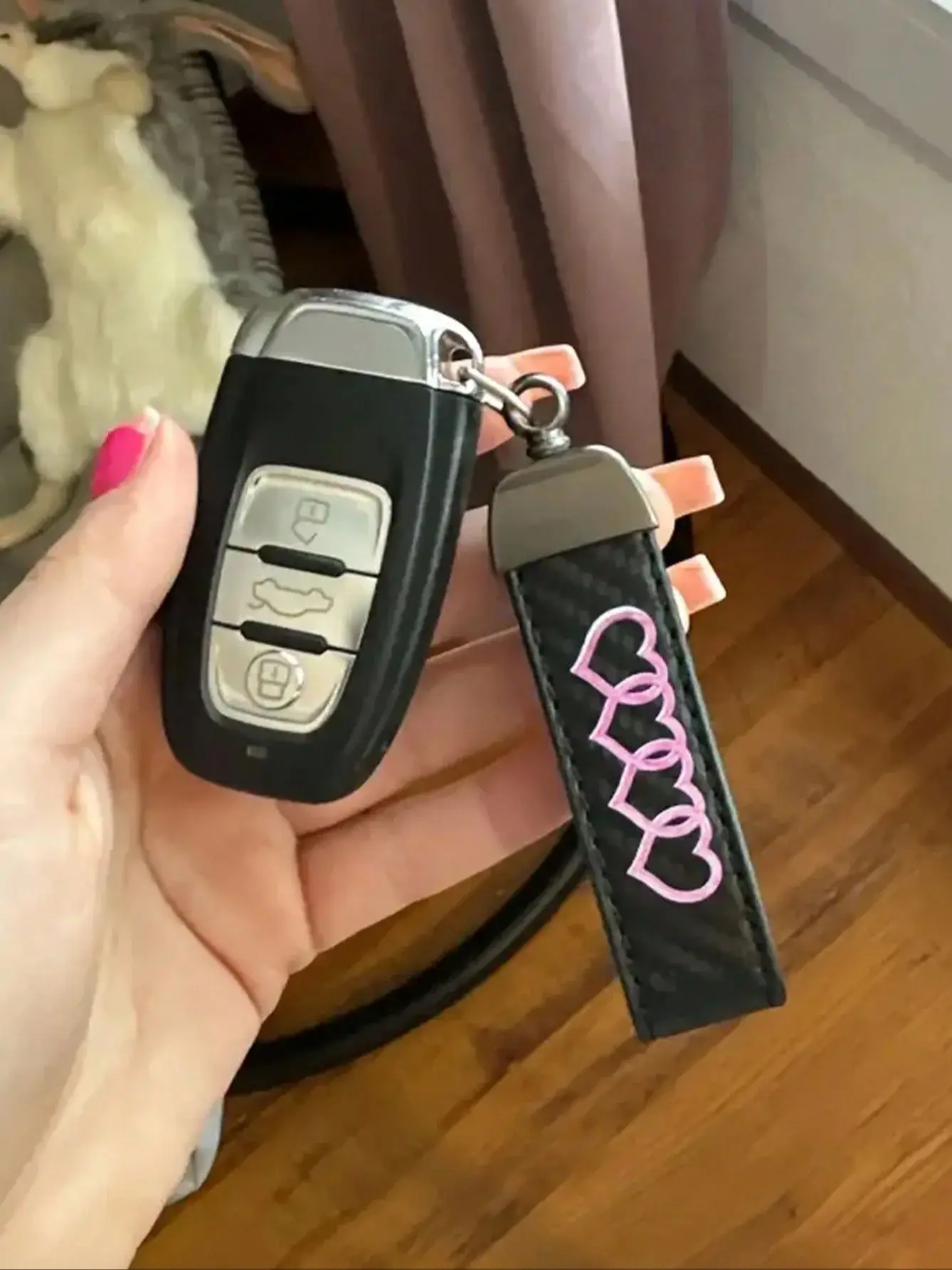 Heart Pattern Carbon Fiber Car Keychain, Leather Key Strap with Metal Ring, Car Accessories for Women