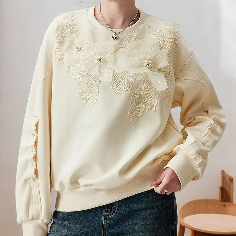 Three-dimensional Flower Patterned Patchwork Embroidered Fleece Thickened Hoodie