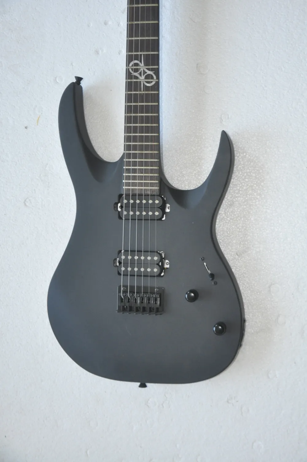 6 Strings Electric Guitar with Black Hardware, Rosewood Fretboard, Provide Customized Service