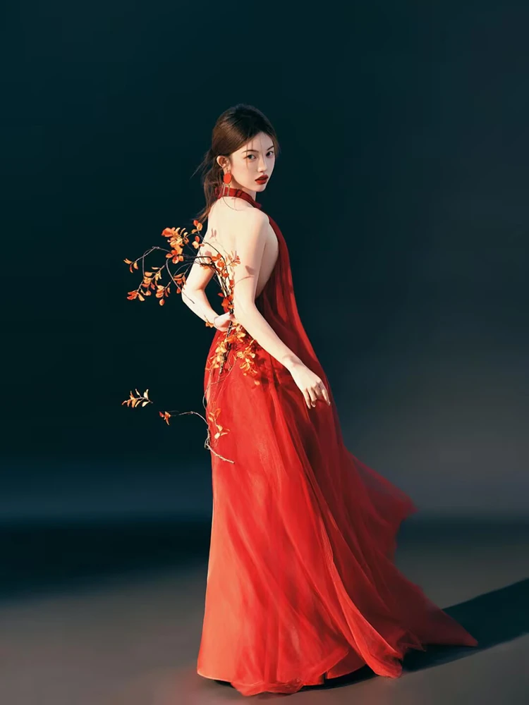 Elegant Red Chinese National Style Dress Photography Studio Simple Atmosphere Clothing Classic Beauty Photography Outfit
