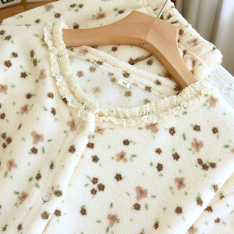 جديد ربيع وخريف 2025 ملابس نوم نسائية بأكمام طويلة وسراويل طويلة طقم مكون من قطعتين سترة قطن 100% طقم ملابس منزلية حلوة