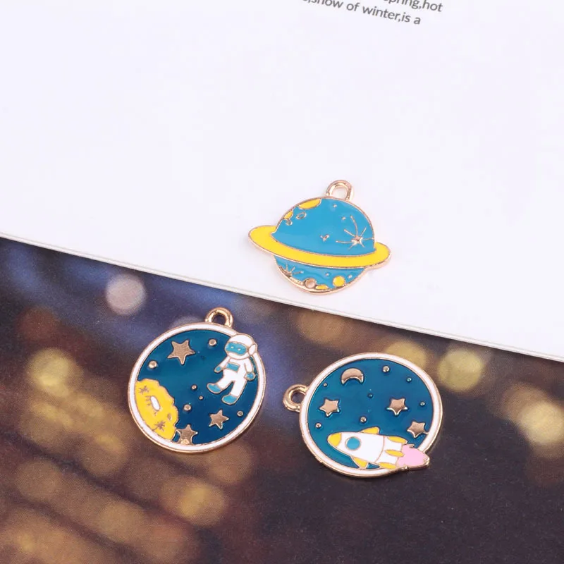 

Astronaut Planet Floating Enamel Charms Gold Tone Oil Drop Pendant DIY Bracelet Womens Necklaces Jewelry DIY Making