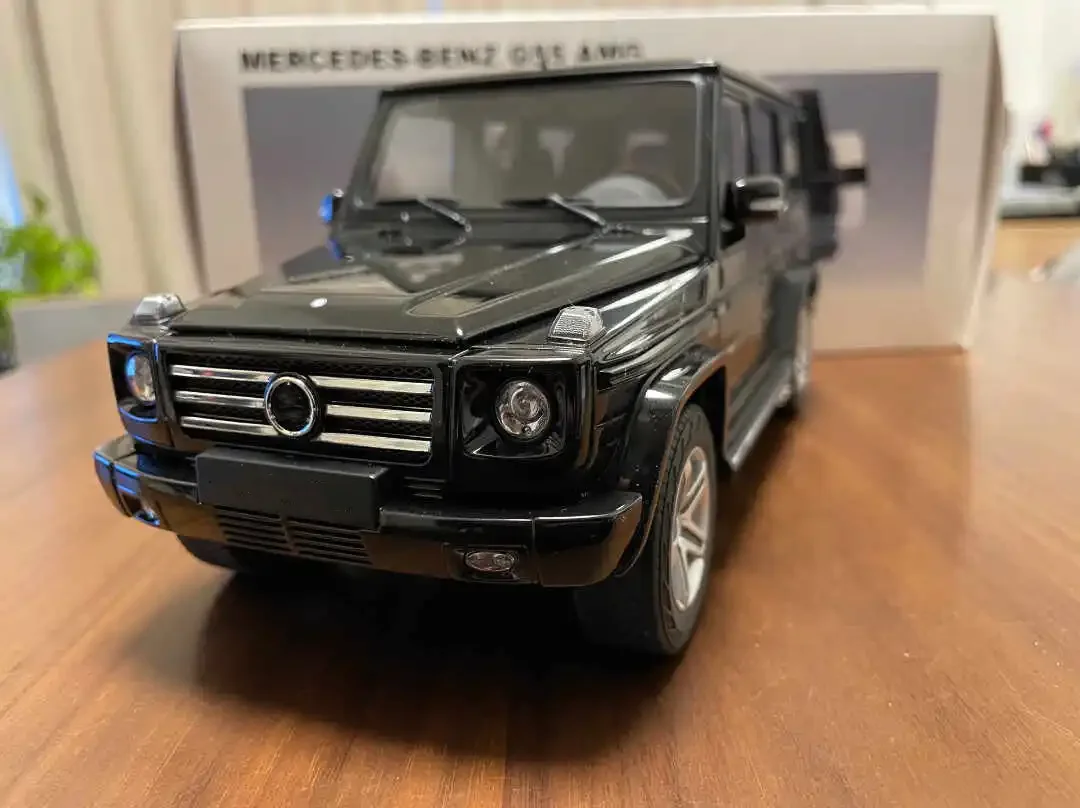 Autoart 1:18 G55 V8 SUV Alloy Fully Open Simulation Limited Edition Alloy Metal Static Car Model Toy Gift