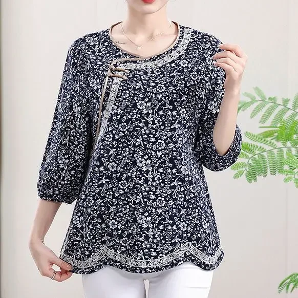 

Рубашка в стиле ретро с широкими лацканами и элегантным очаровательным этническим стилем