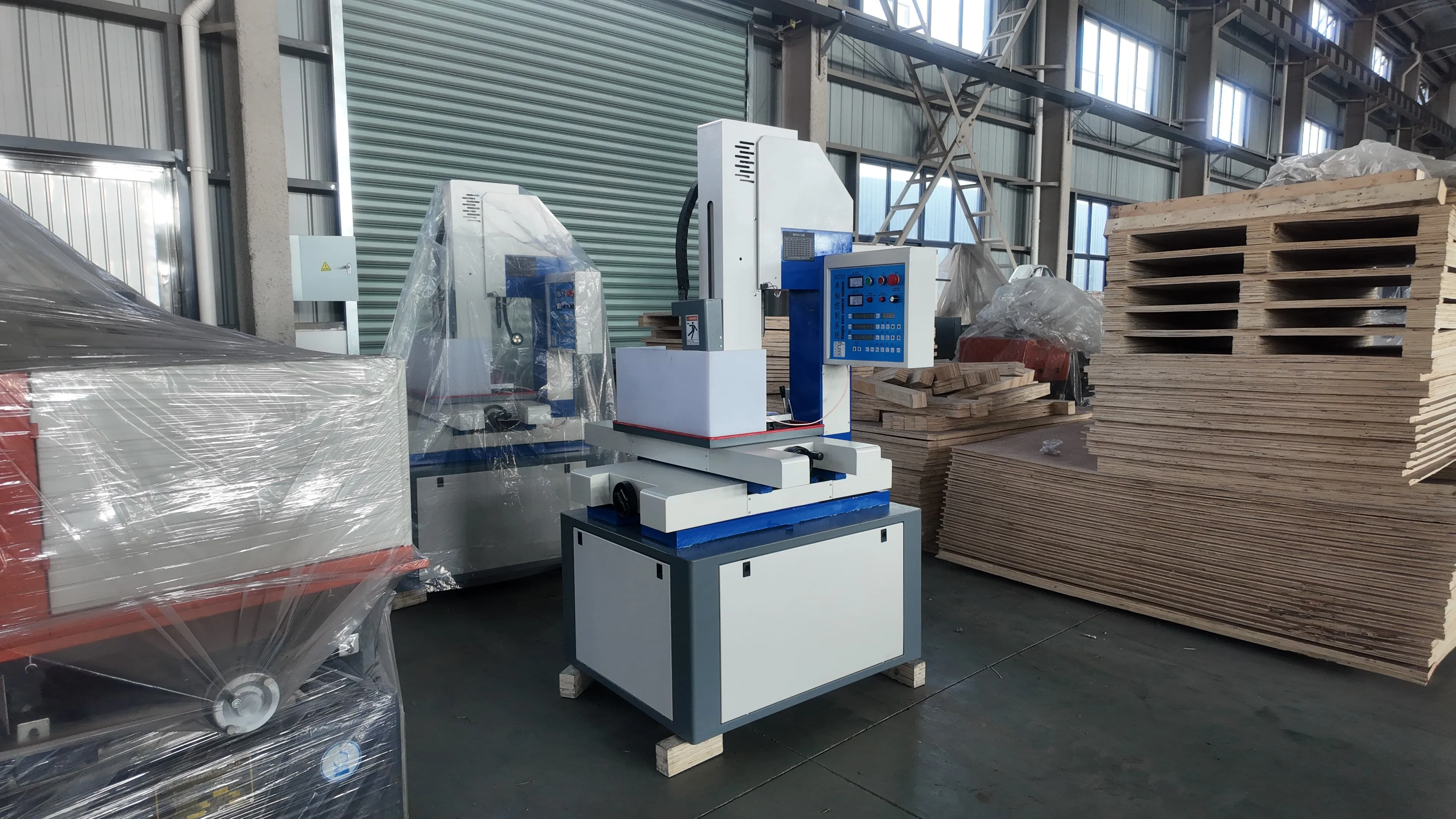 High-Precision Vertical Punch DD703 Electric Spark Drilling Machine Small Hole Factory Machine Tool