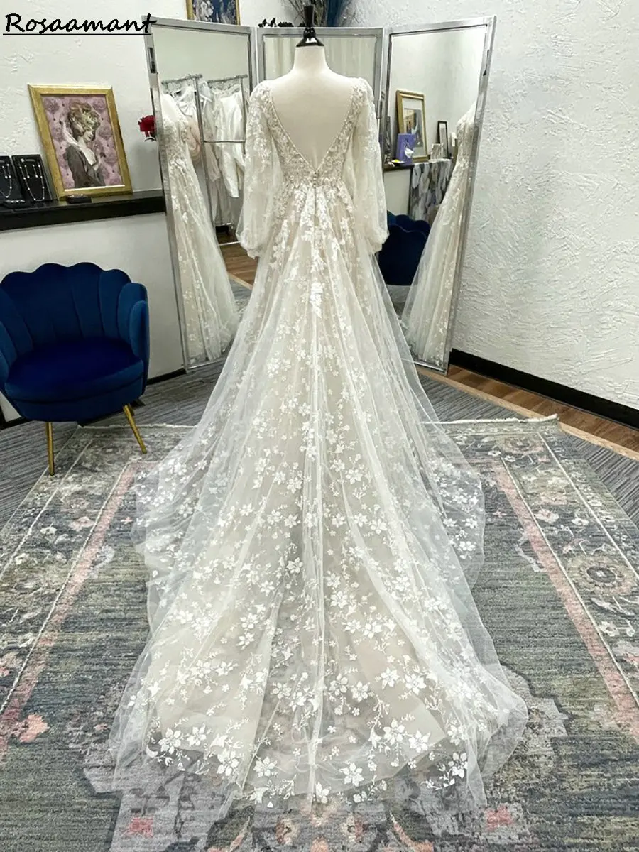 Champagne V-Neck Long Sleeve A-Line Wedding Dresses Illusion Appliques Lace Country Bridal Gowns