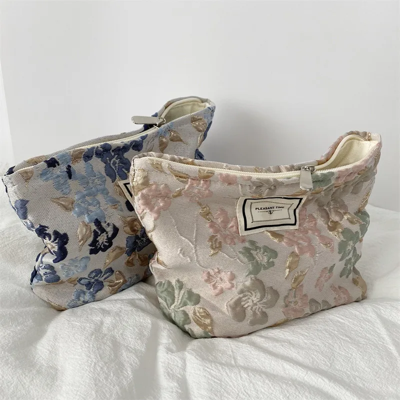 Fashion Relief Flowers Print Cosmetic Bag Canvas Washing Bag Large Capacity Women Travel Cosmetic Pouch Make Up Storage Bags