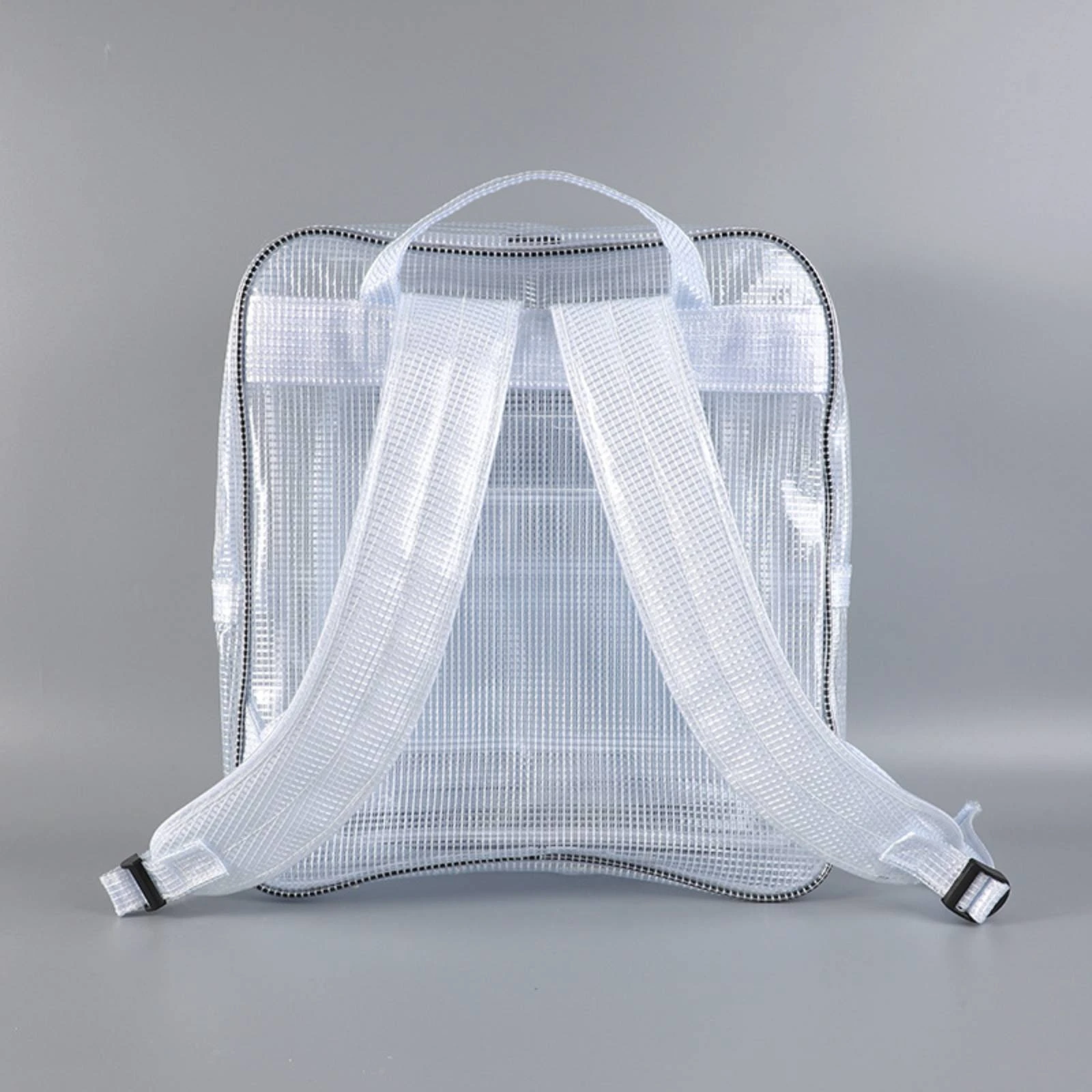 mochila-de-pvc-ajustable-estructurada-rectangular-con-compartimentos-frontales-con-cierre-costuras-reforzadas