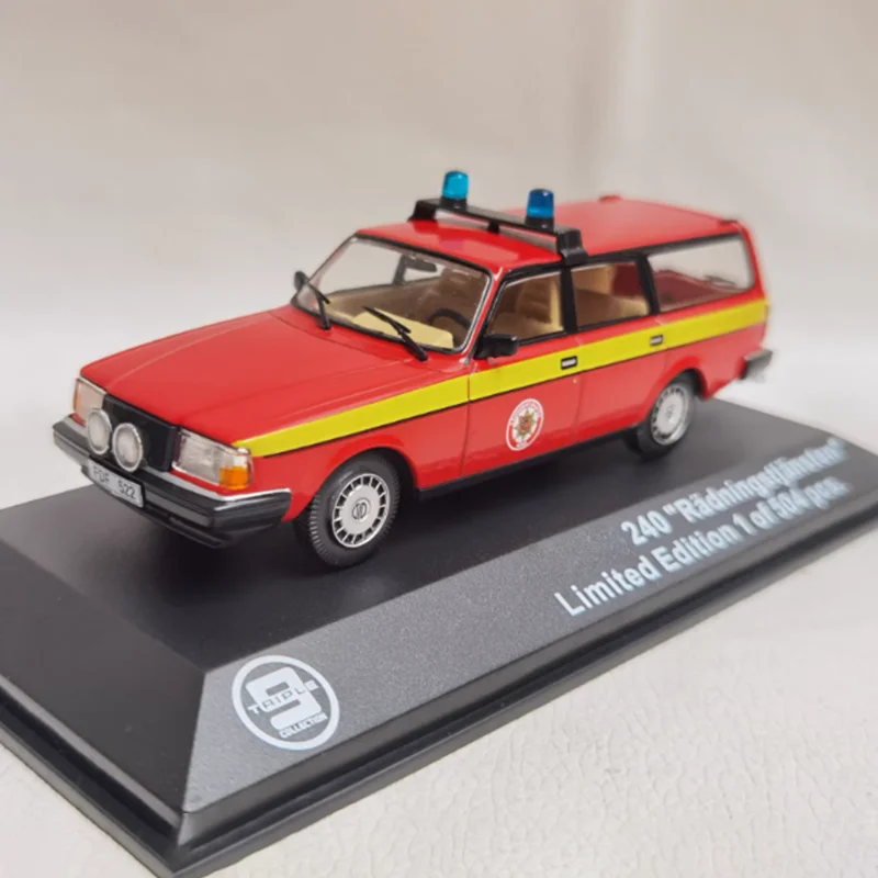 Dreifaches Simulationsautomodell aus Legierung im Maßstab 9 im Maßstab 1:43, statische Sammlung, dekoriertes Weihnachtsgeschenke-Spielzeug