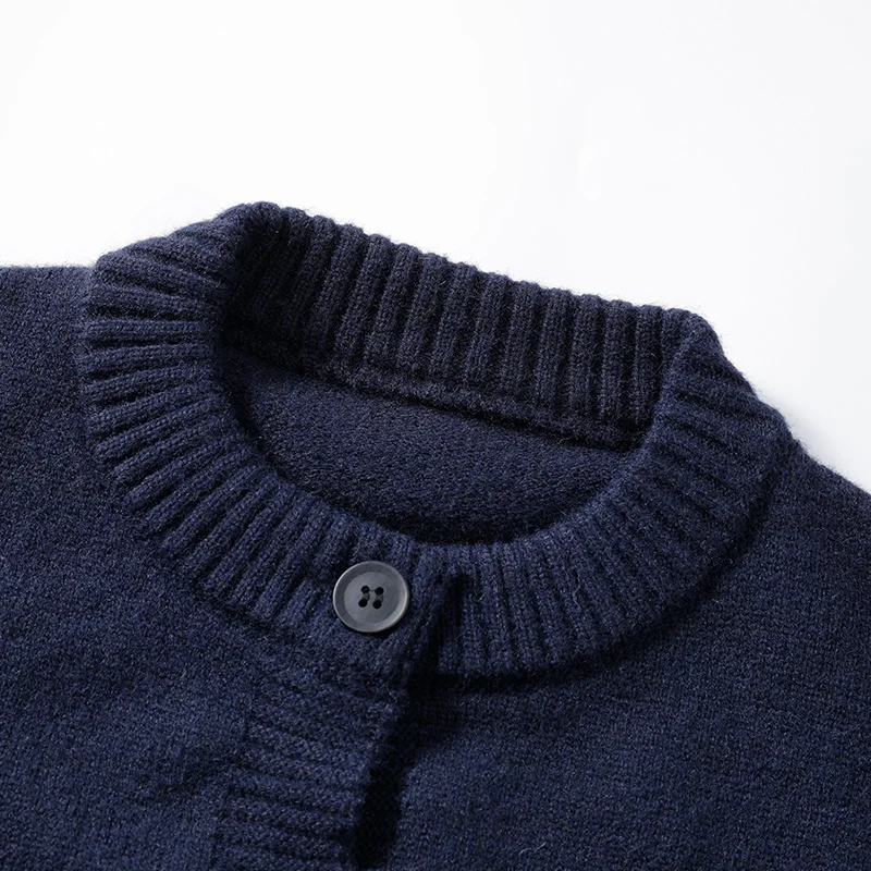 سترة محبوكة عالية الجودة للترفيه في الأعمال الخارجية مريحة وفضفاضة قابلة للتنفس عصرية وعصرية بأكمام طويلة للرجال