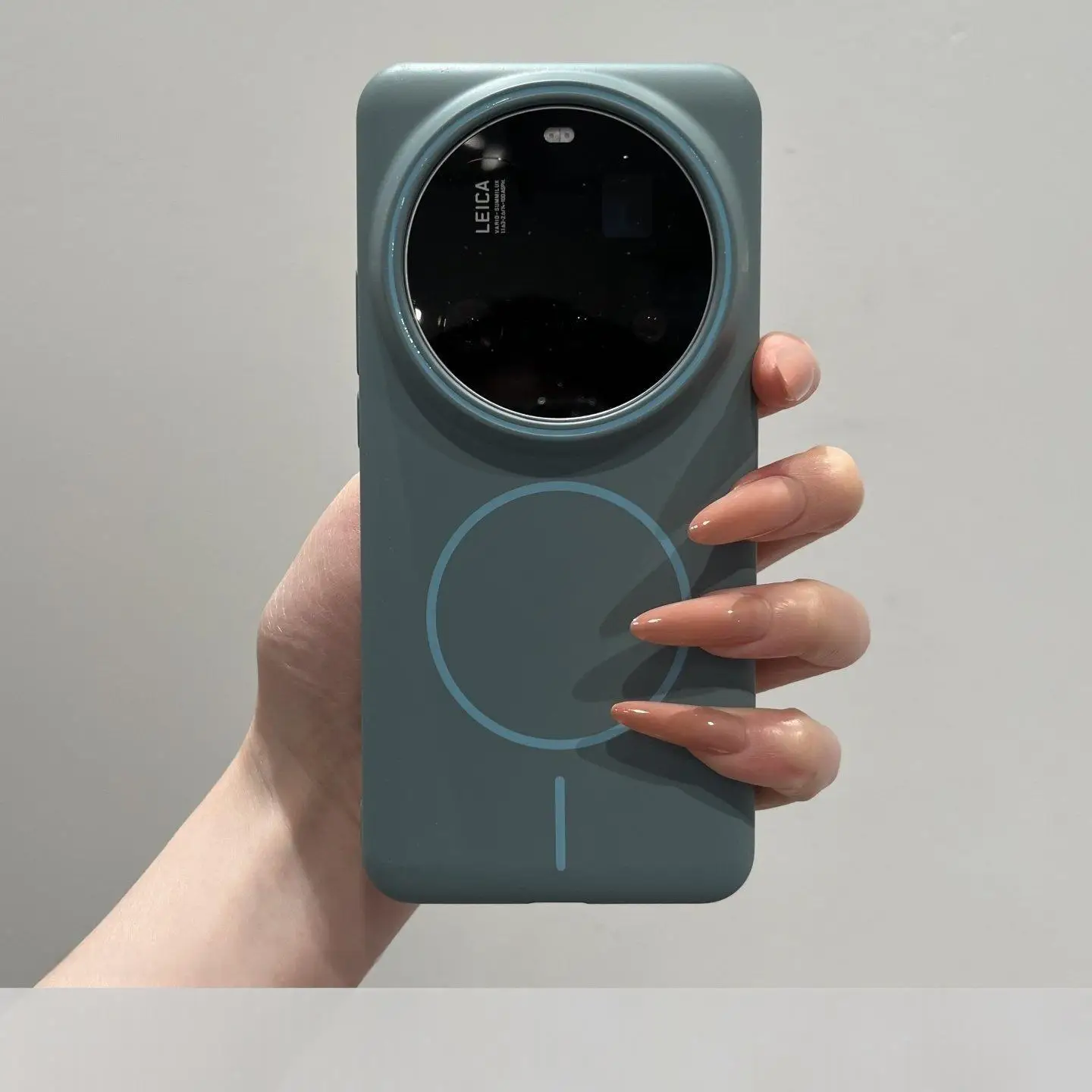 For Xiaomi MI 17 Ultra Leica 15 14 Ultra Case luxury soft circle magnetic suction frosted cover For Xiaomi 17Ultra Bumper Funda