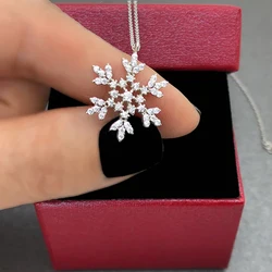 Huitan Luxury Snowflake Pendant Necklace Lady Silver Color Bright Zirconia Accessories for Winter Party Female Delicate Jewelry