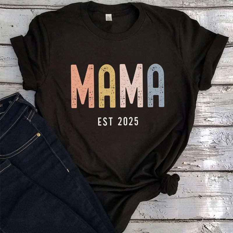 

Mama Est 2025 Tshirt Mother's Day Gifts for Mom Pregnancy Announcement Top Mom Birthday Gifts Vintage Clothes m