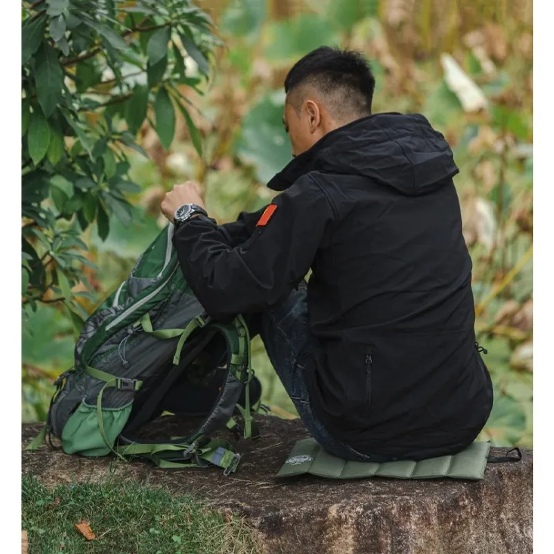 Tikar Piknik Tahan Air Portabel Luar Ruangan Tikar Tahan Lembab Bantal Kecil Lipat Perjalanan Pantai Luar Ruangan Tebal Berkemah