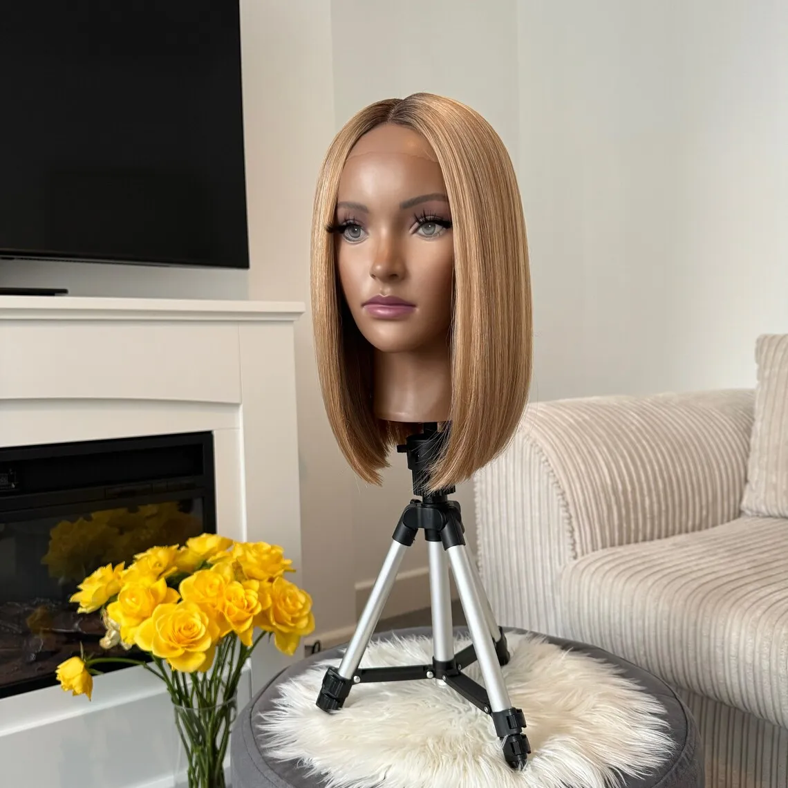 Luxury Natural Straight Wigs Middle Part Honey Blonde Synthetic Lace Front Wigs Bob Short High Density 13*4 HD Premium Fibre