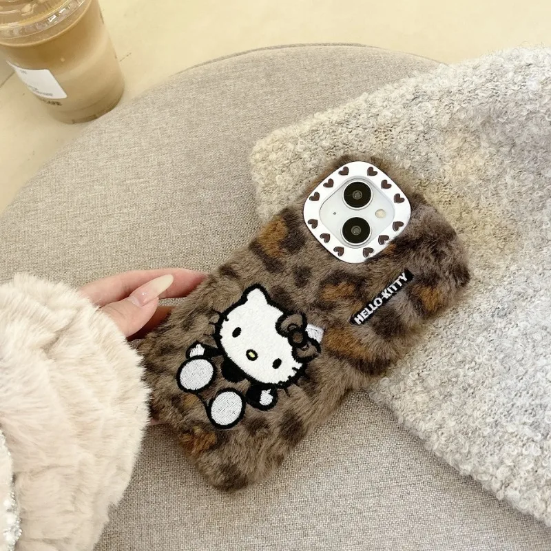 Sanrio Hello Kitty Ins funda de teléfono con estampado de leopardo de felpa para IPhone 16 15 14 13 Pro Max 11 12 13 Pro funda protectora bonita de invierno