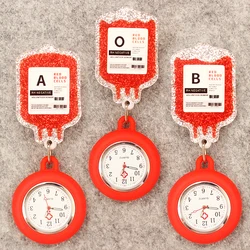 Reloj de bolsillo retráctil de dibujos animados para hombre y mujer, estilo de sangre, con Clip para médico, enfermera