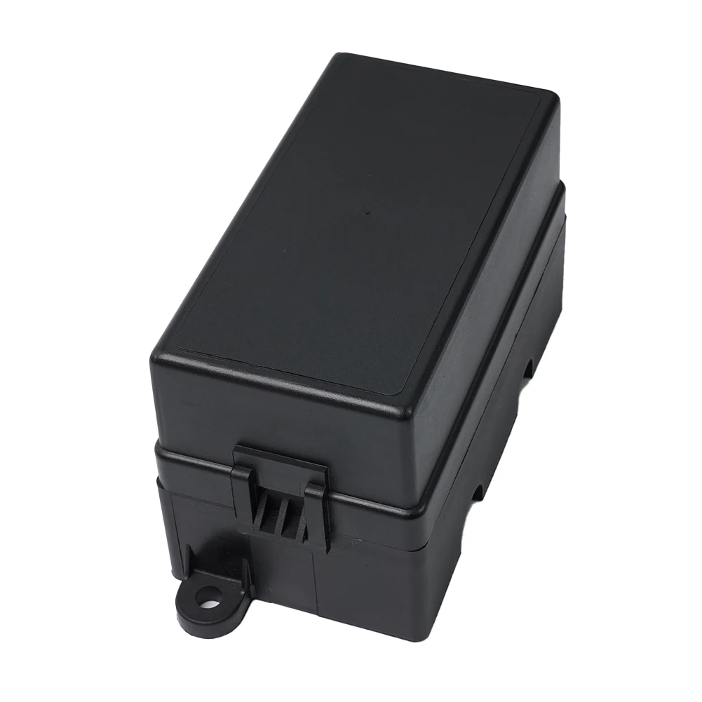 Automotive 12 Way Blade Fuse Box with 4 Relay Holders Flame Retardant Material for Safe Circuit Protection in For Cars and RVs