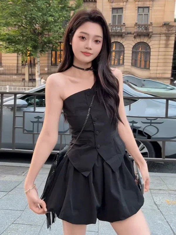 

Sexy Sister Design Sense Set Women's Hot Girl Summer New Slim Single Shoulder Vest Flower Bud Shorts Two Piece Set