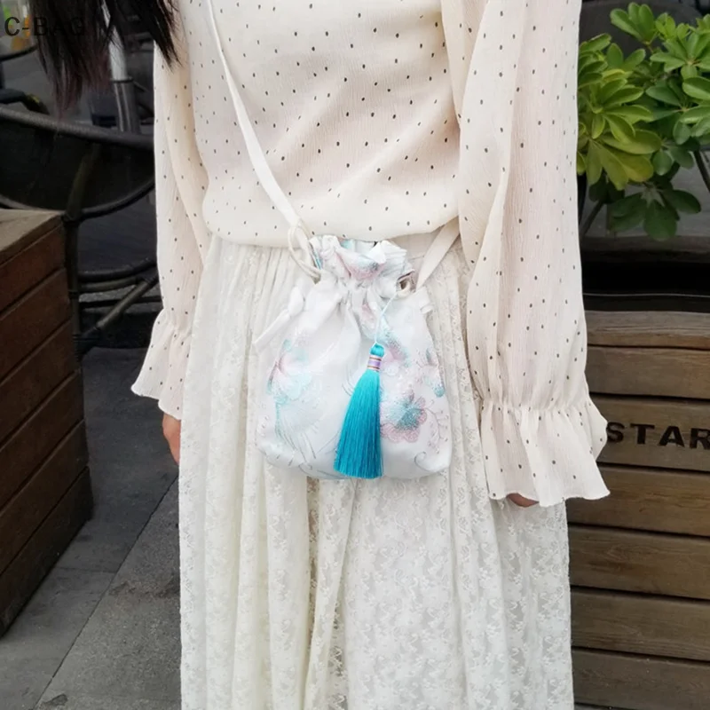 

Women Bags Chinese Style Cosplay Shoulder Bags Embroidered Flower Crossbody Bags Ladies Tassel Purse Antique Hanfu Accessories