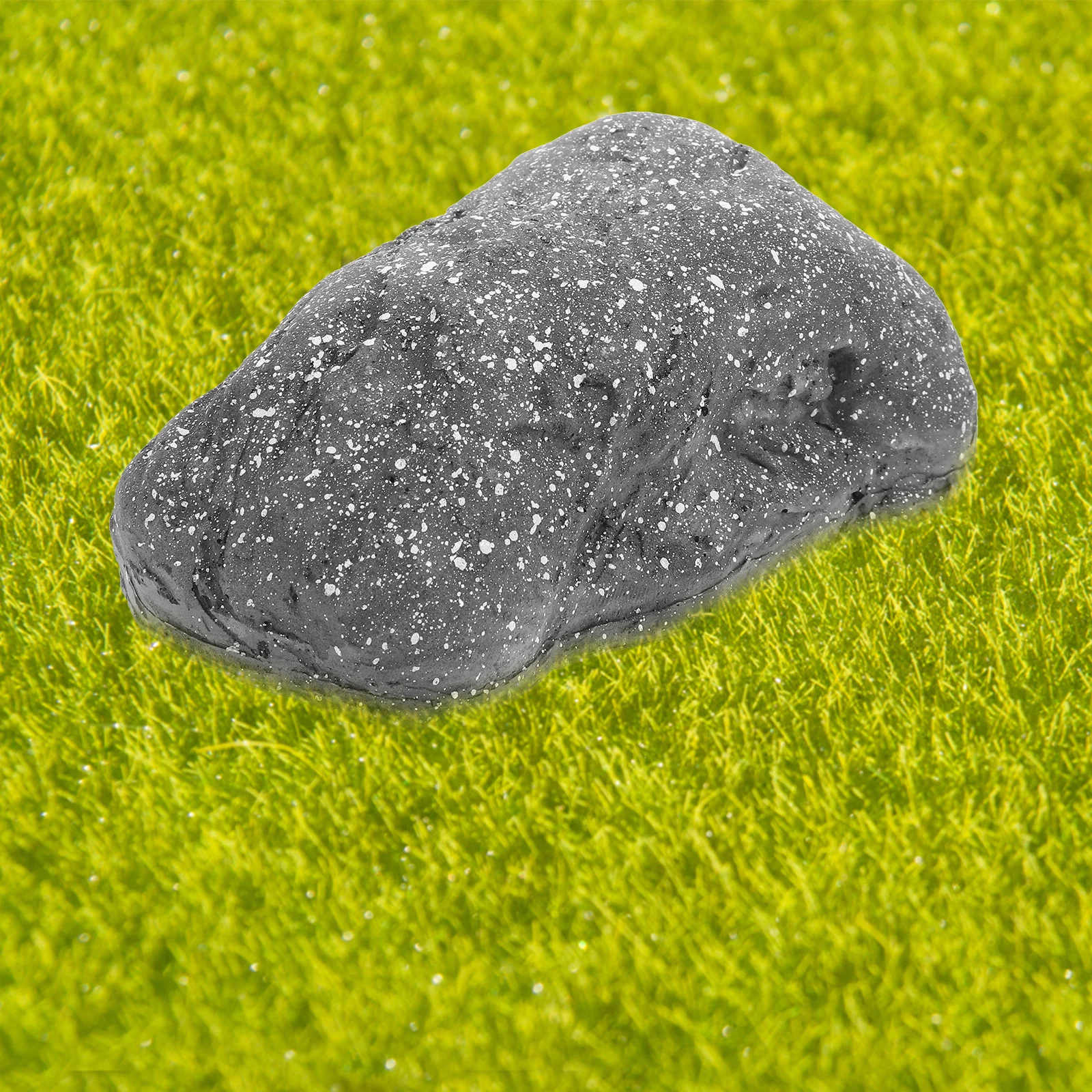 

Garden Key Hider Resin Made Fake Stone Appearance Waterproof Key Holder for Outside Home Office Use Spare Keys Storage Case