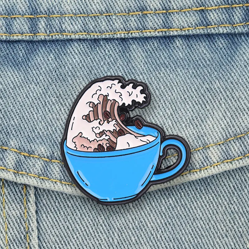 Kanagawa Kaffeetassen-Emaille-Pins, Ukiyo-e Meereswellen-Broschen, Reversnadeln, lustige japanische Kunst-Schmuck-Accessoires, Geschenke für Freunde