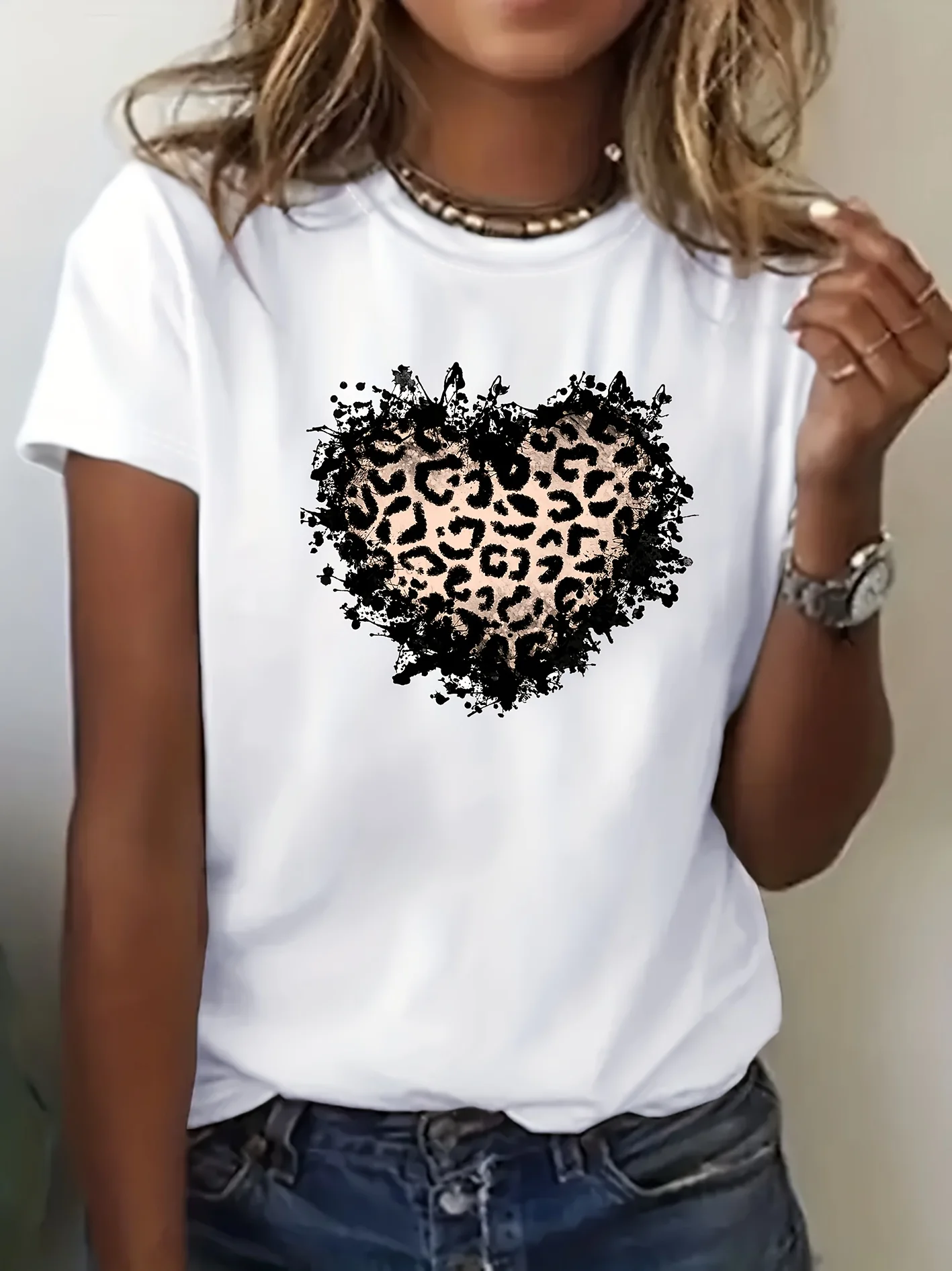

Fashionable Leopard Print Heart Design Crew Neck for Women Harajuku Sleeve Casual Clothing Street Tops Tees Aesthetic Clothes