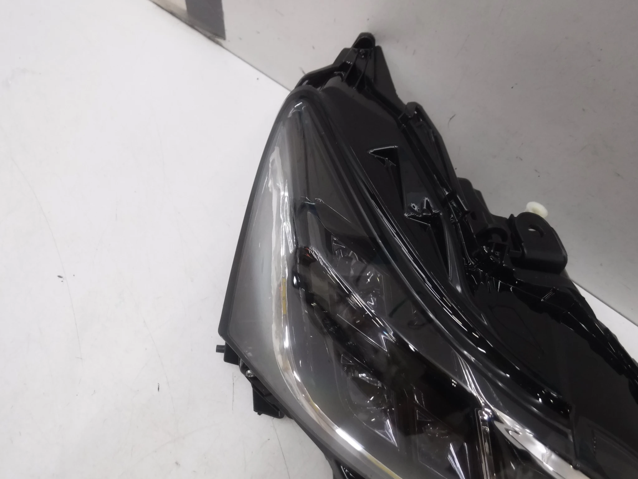 مناسبة للمصابيح الأمامية 2016-2022 IS200 IS300 IS350