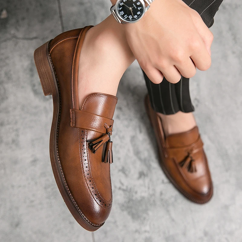 Brock Carved A Slip-On Foot Small Leather Shoes Male British Korean Version Of The Trend Sue Nightclub Hairstylist Pointed Shoes