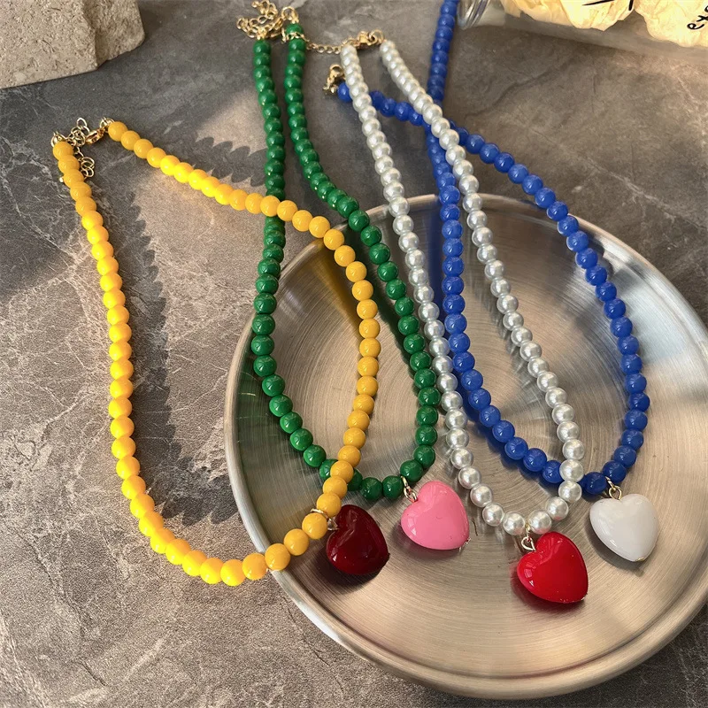 2026 New Trend Vintage Resin Acrylic Pink Love Heart Green Beaded Necklace for Women Aesthetic Jewelry Fashion Neck Accessories