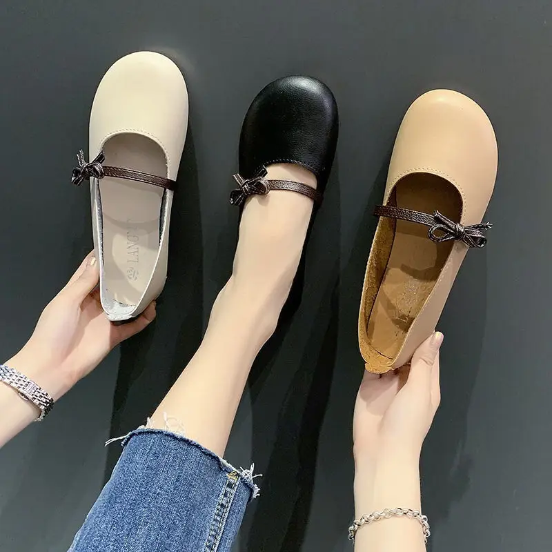 Buty dla kobiet 2024 White Flat Flats Ladies Summer Footwear Kawaii Round Toe Moccasins with Bow Cute A Popular Chic Point E 39